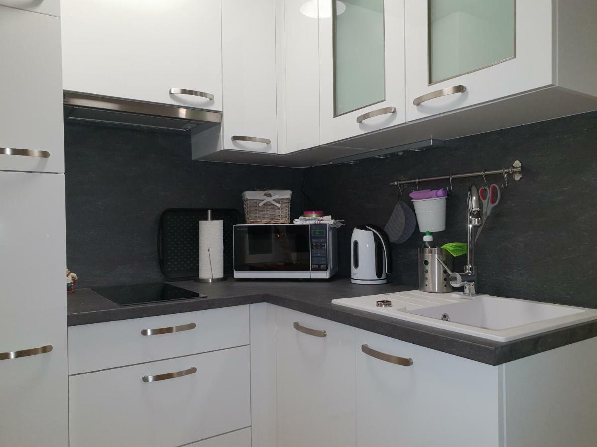 45 négyzetméteres, 1 hálószobás Apartman 1 fürdőszobával Izola területén Kültér fotó